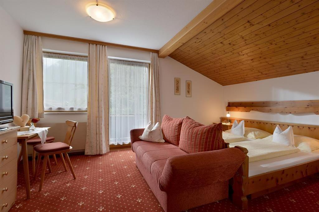 Landhaus Gredler Mayrhofen Exterior photo