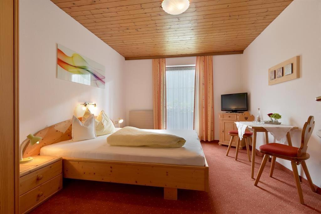 Landhaus Gredler Mayrhofen Exterior photo